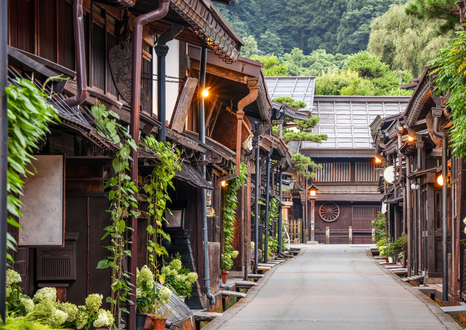 Sannomachi Street i gamla stan i Takayama, Japan