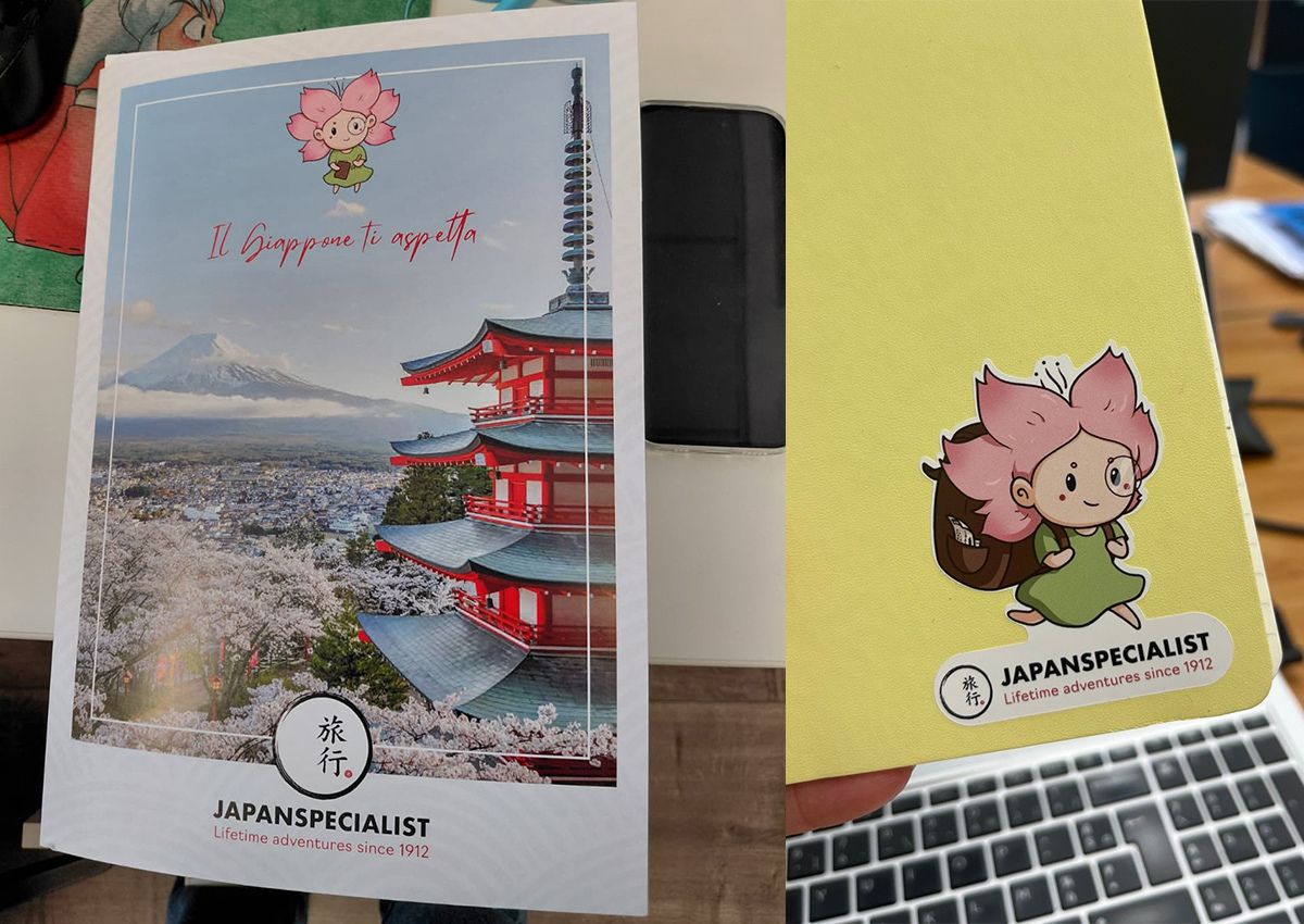 Mono-chan på informationsmaterial från Japanspecialist.