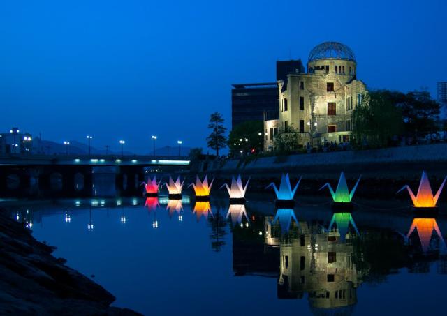 Toro Nagashi, ceremoni med flytande lyktor i Hiroshima