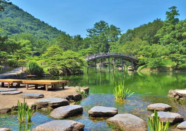 Engetsukyō-bron i Ritsurin-trädgården, Takamatsu