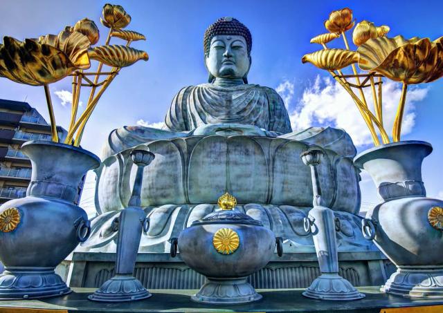 Den stora Buddha vid Nofukuji-templet i Hyogo Daibutsu