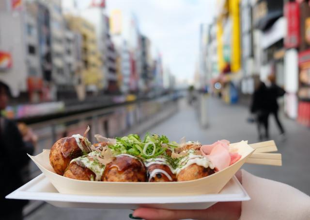 Den populära gatumaten Takoyaki