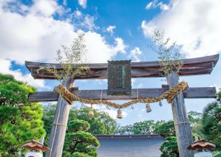 Shoin Shinto Shrine's torii-port