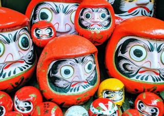 Daruma-souvenirer i Naha