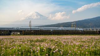 Shinkansen-tåg och Mt. Fuji