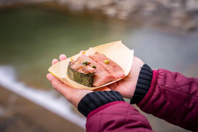 Hida nötkött på den lokala marknaden