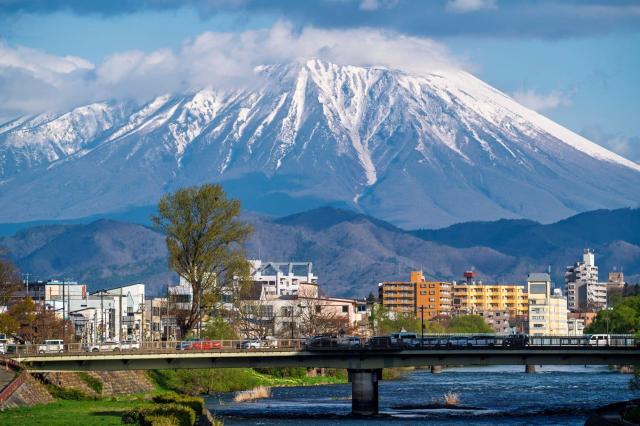 Moriokas stadsbild med Mt Iwate