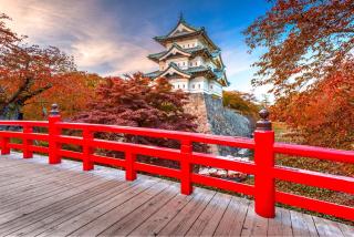 Hirosaki Castle på hösten