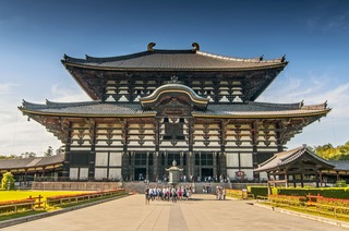 Det storslagna Tōdai-ji-templet i Nara