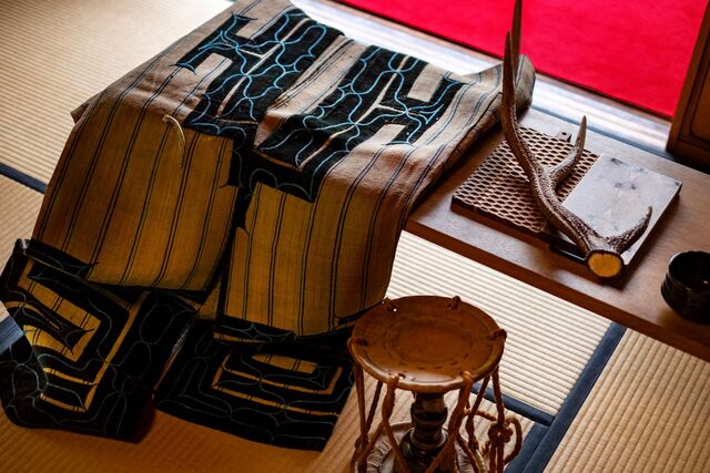 Traditionella kläder från Ainu-folket