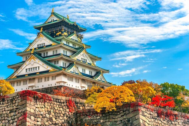 Osaka-slottet på hösten 
