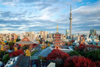 Asakusa-kvarteret med Tokyo Skytree i bakgrunden, Tokyo 