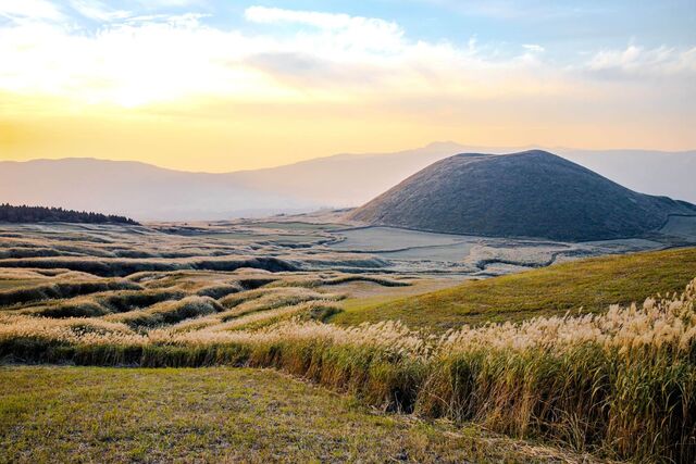 Höstlandskap vid Aso-vulkanen i Kumamoto 
